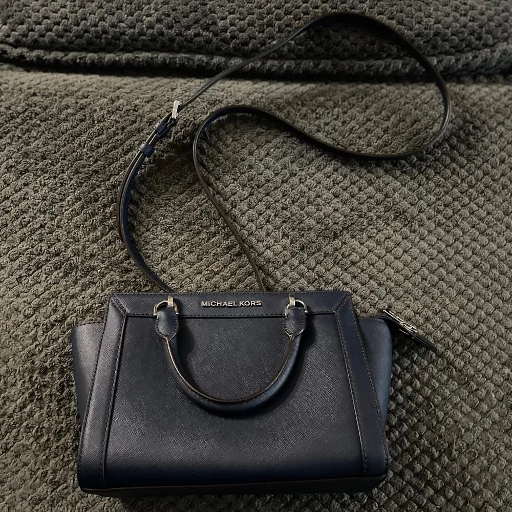 Michael Kors Purse - Picture 1 of 3